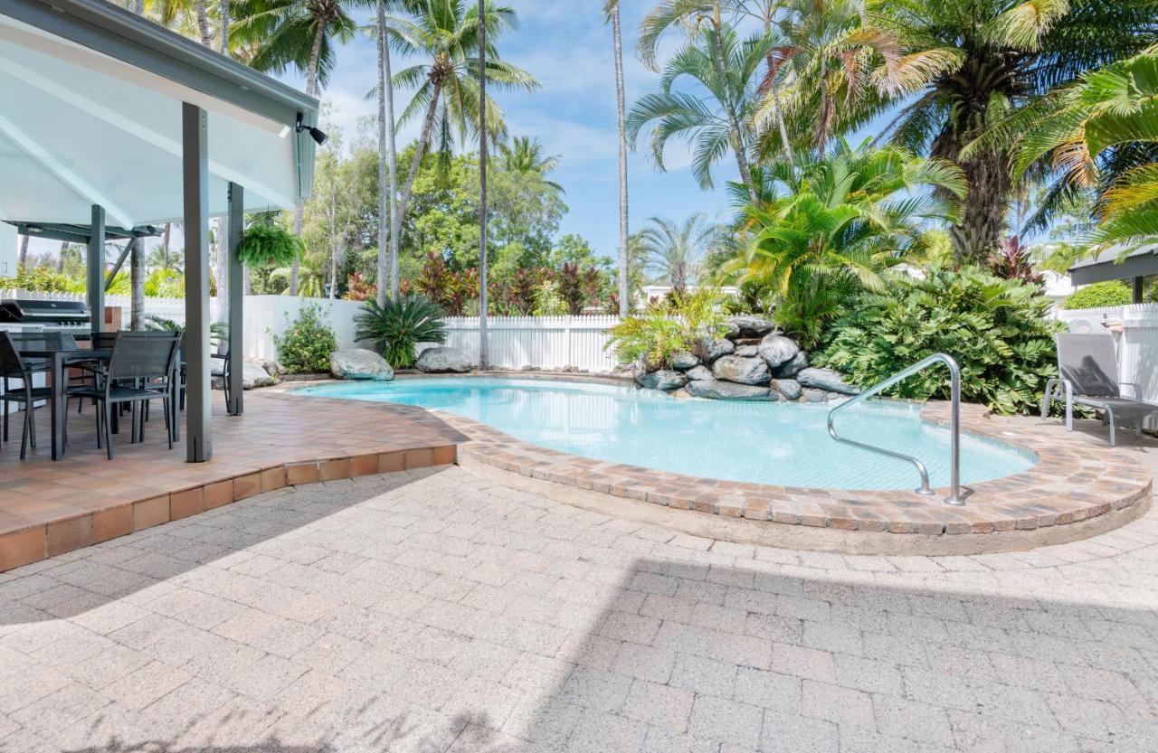 Garrick House Aparthotel Port Douglas Exteriör bild
