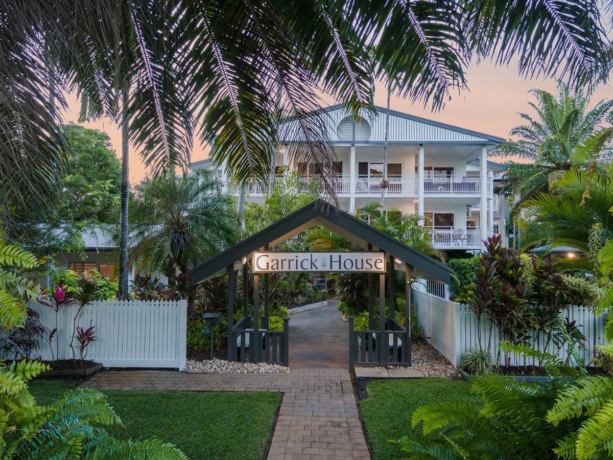 Garrick House Aparthotel Port Douglas Exteriör bild
