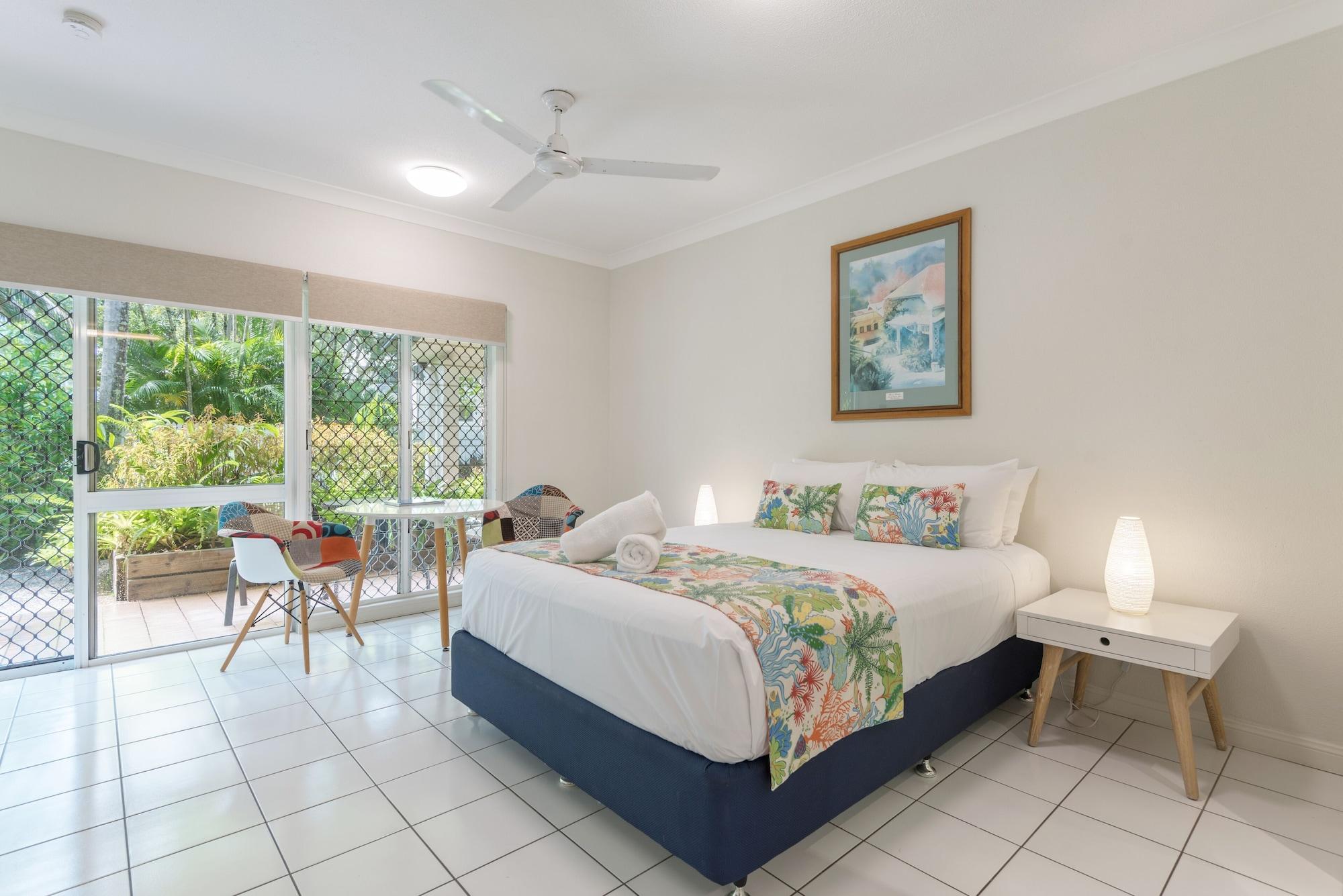 Garrick House Aparthotel Port Douglas Exteriör bild