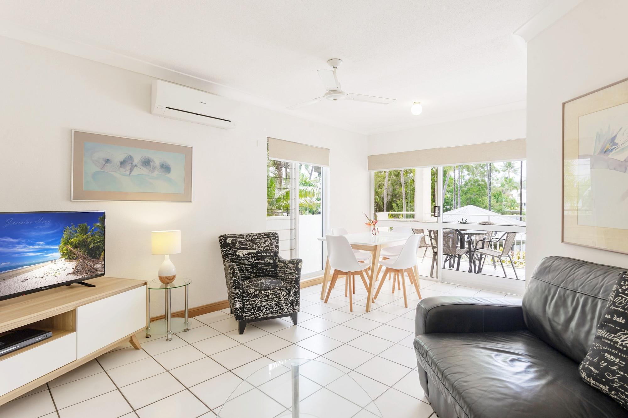 Garrick House Aparthotel Port Douglas Exteriör bild