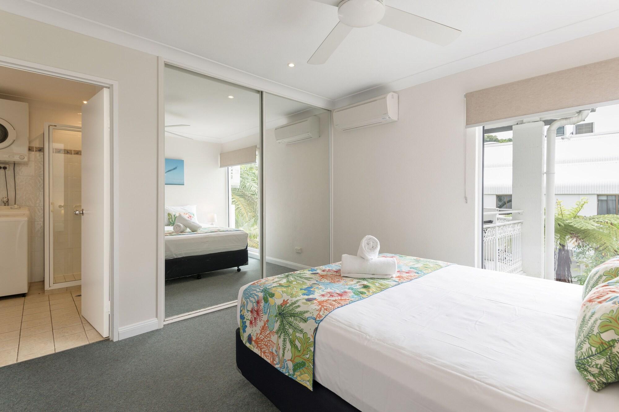 Garrick House Aparthotel Port Douglas Exteriör bild