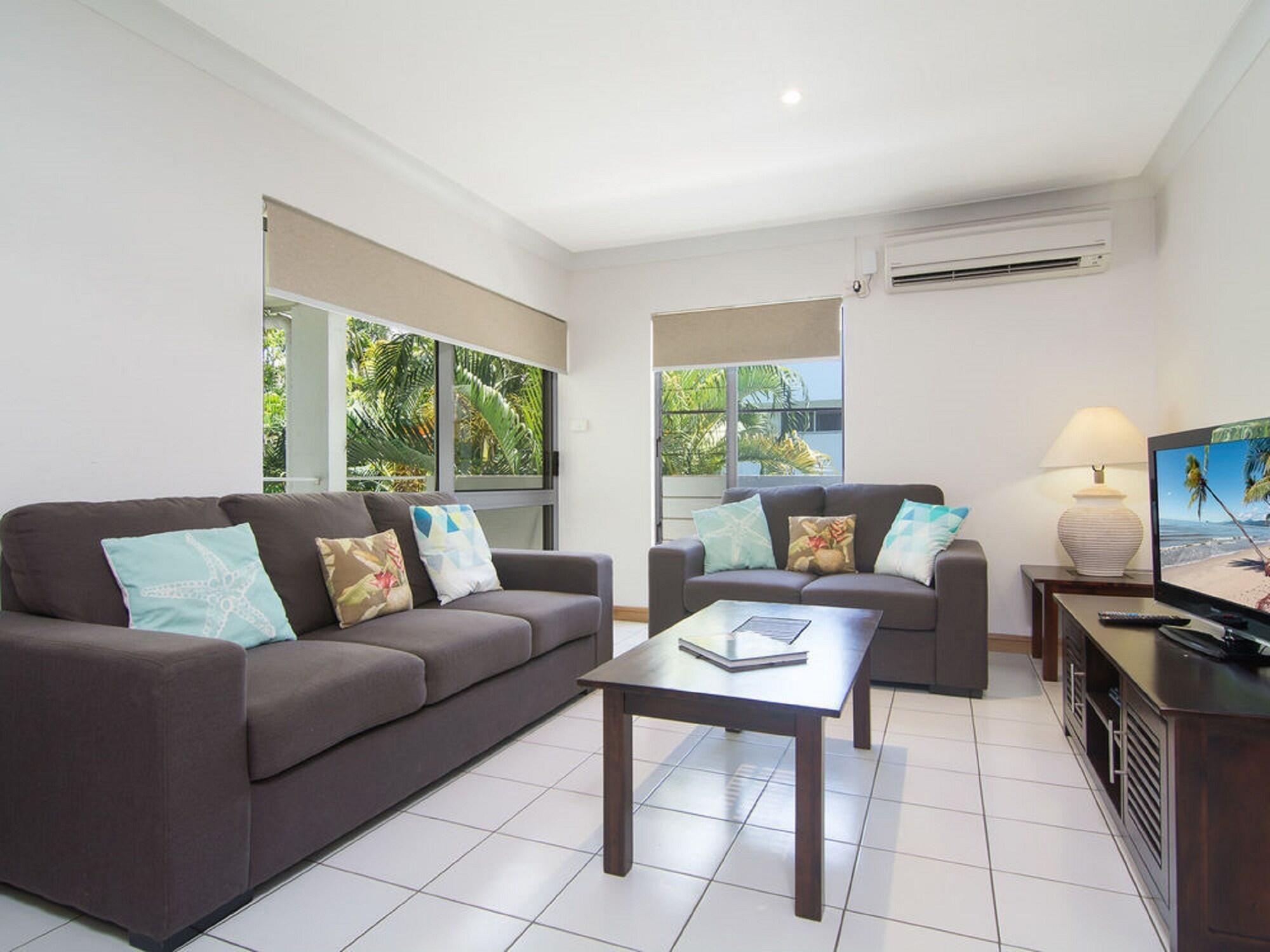 Garrick House Aparthotel Port Douglas Exteriör bild