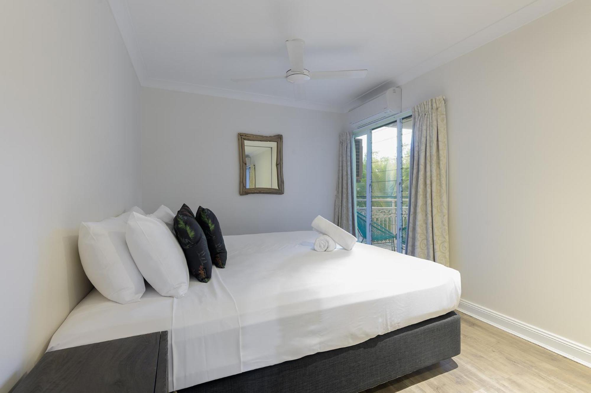 Garrick House Aparthotel Port Douglas Exteriör bild