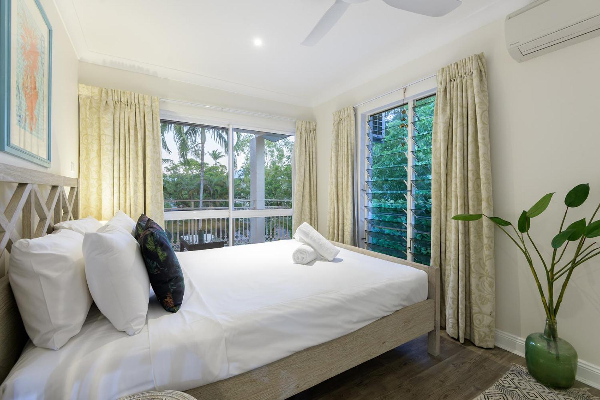 Garrick House Aparthotel Port Douglas Exteriör bild