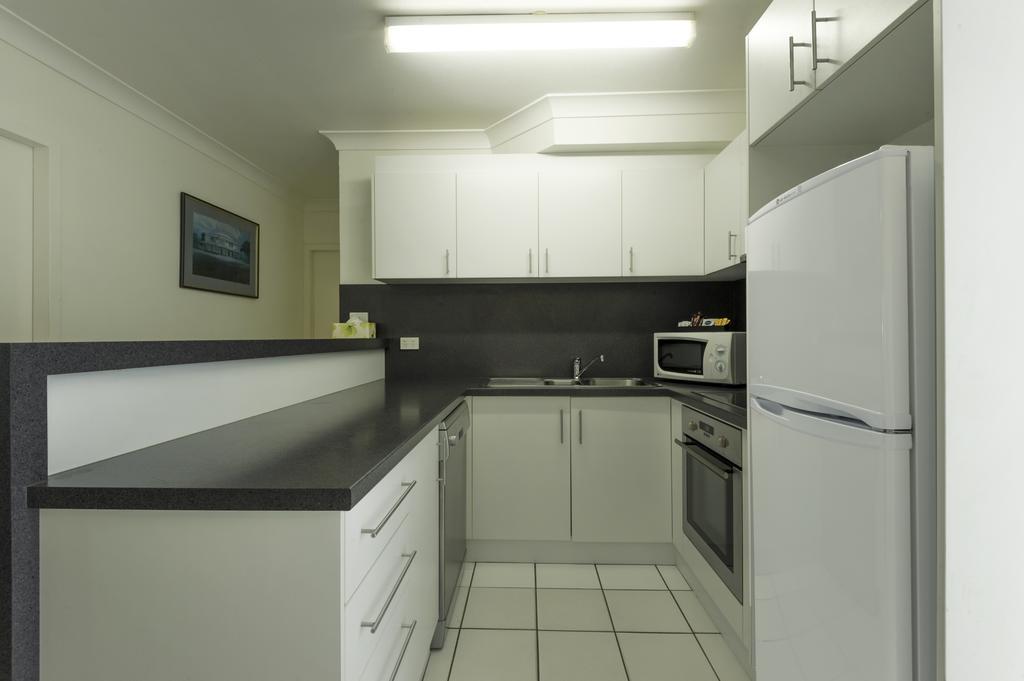 Garrick House Aparthotel Port Douglas Exteriör bild